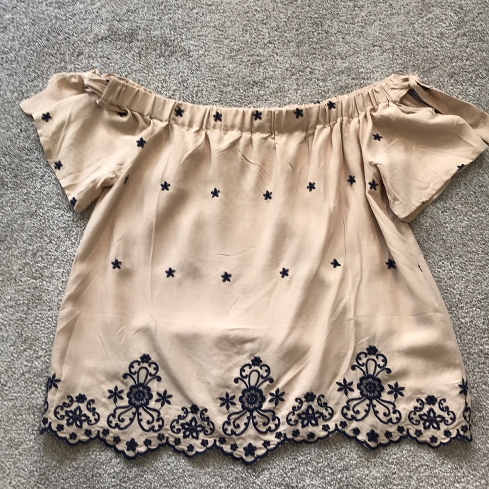 Off shoulder women’s top medium